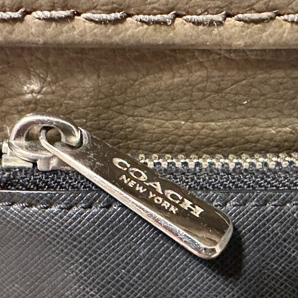Coach Crosshatch Leather Women's Wallet - Picture 2 of 9